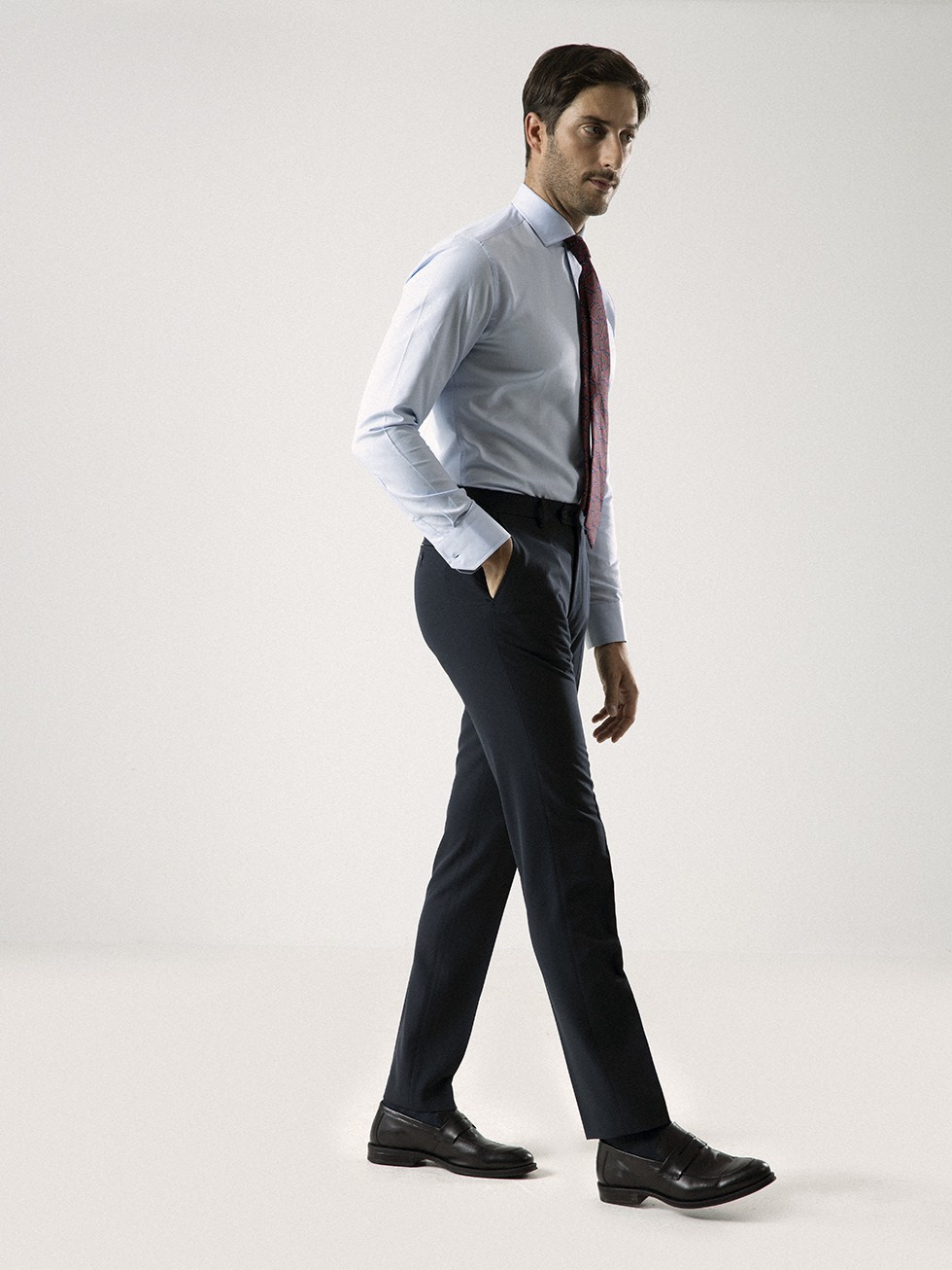PANTALÓN TRAVEL AZUL — vista 5