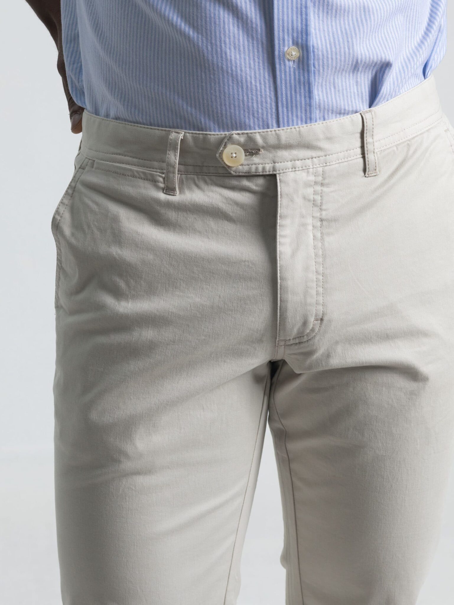 PANTALÓN CHINO MARFIL — vista 3